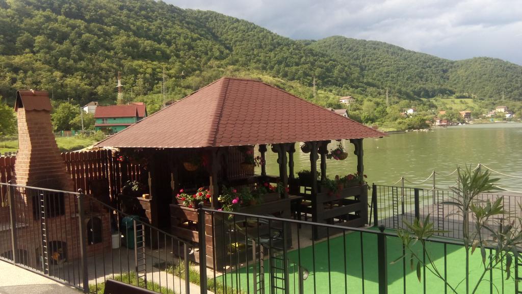 Vila Golful Dunarii Dubova Buitenkant foto