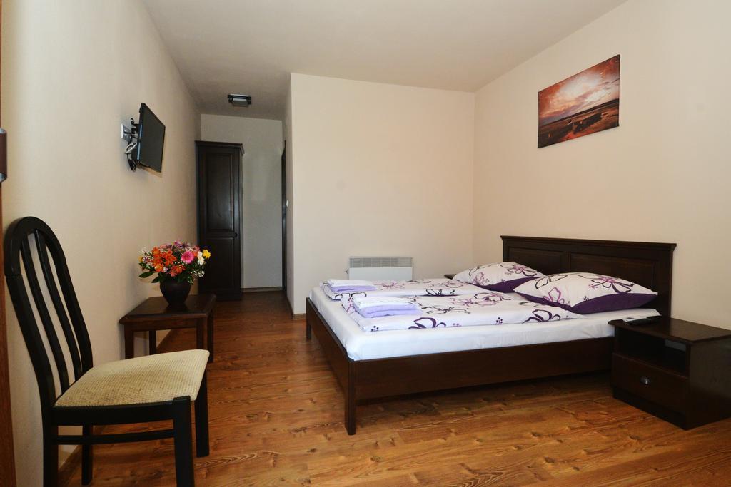 Vila Golful Dunarii Dubova Buitenkant foto